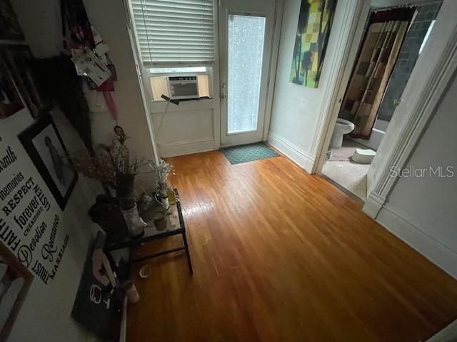 Под контрактом: $749,900 (3 спален, 3 ванн, 2346 Квадратных фут)