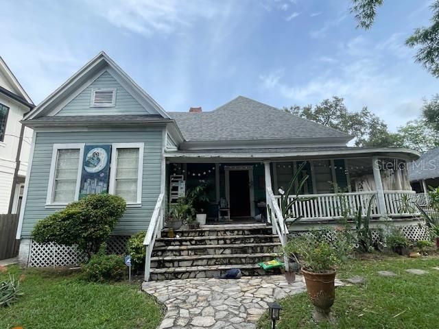 Под контрактом: $749,900 (3 спален, 3 ванн, 2346 Квадратных фут)