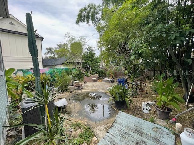 Под контрактом: $749,900 (3 спален, 3 ванн, 2346 Квадратных фут)