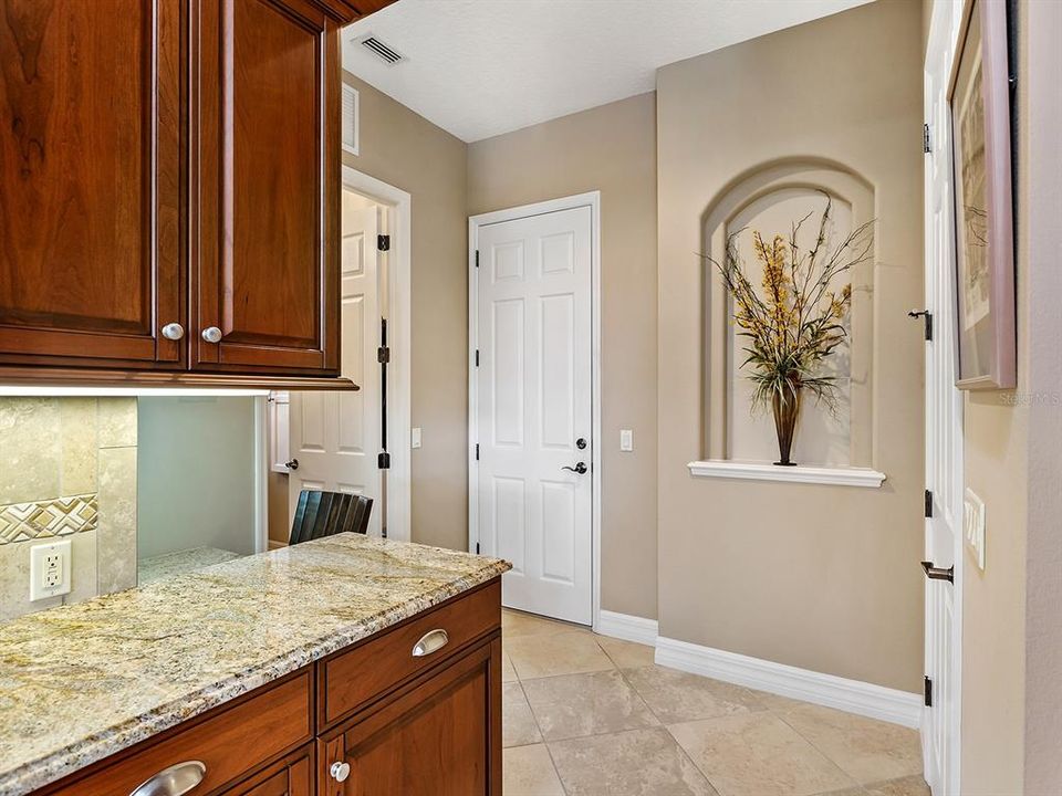 Под контрактом: $1,849,000 (4 спален, 3 ванн, 4125 Квадратных фут)