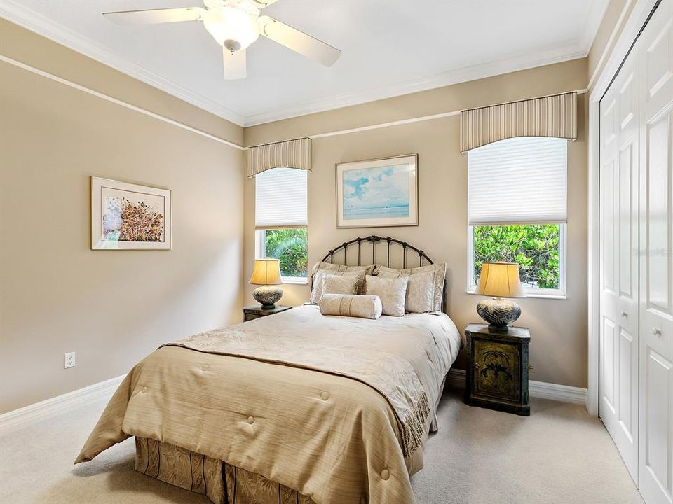 Под контрактом: $1,849,000 (4 спален, 3 ванн, 4125 Квадратных фут)