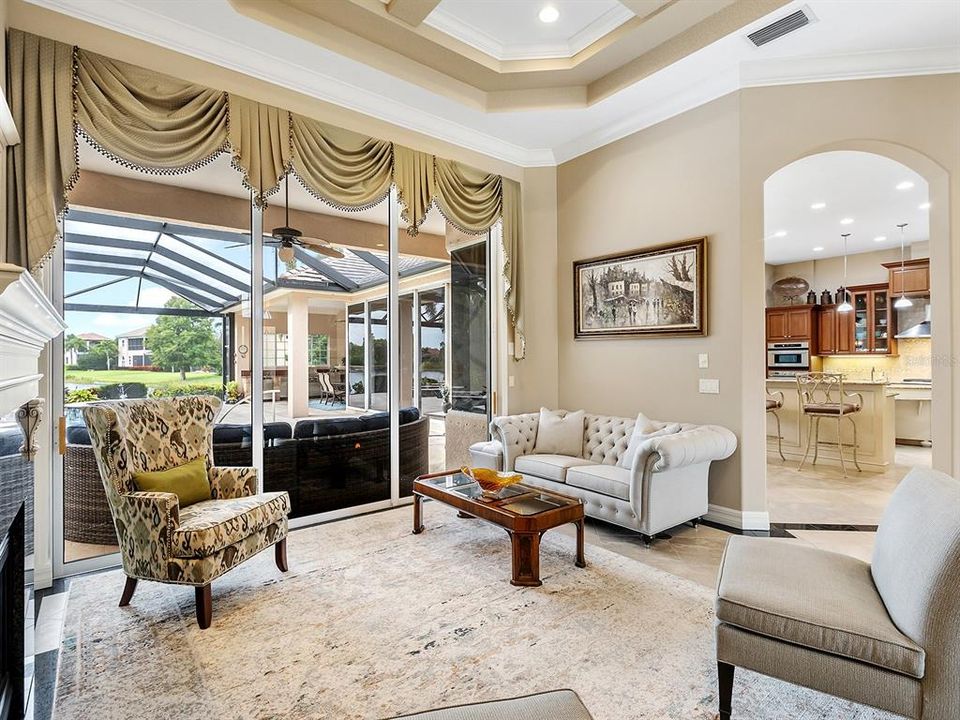 Под контрактом: $1,849,000 (4 спален, 3 ванн, 4125 Квадратных фут)