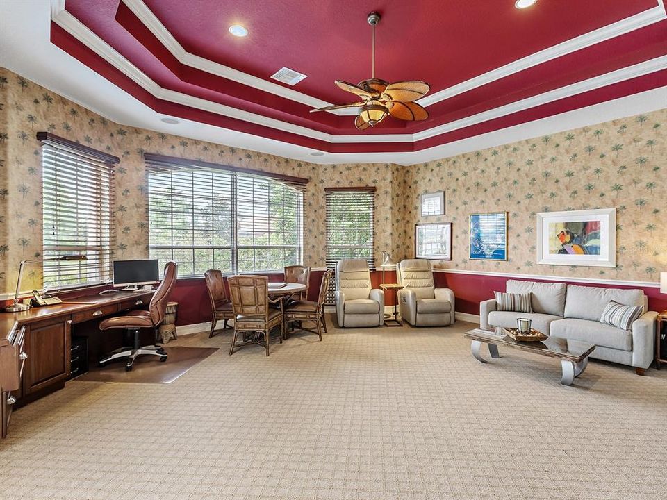 Под контрактом: $1,849,000 (4 спален, 3 ванн, 4125 Квадратных фут)