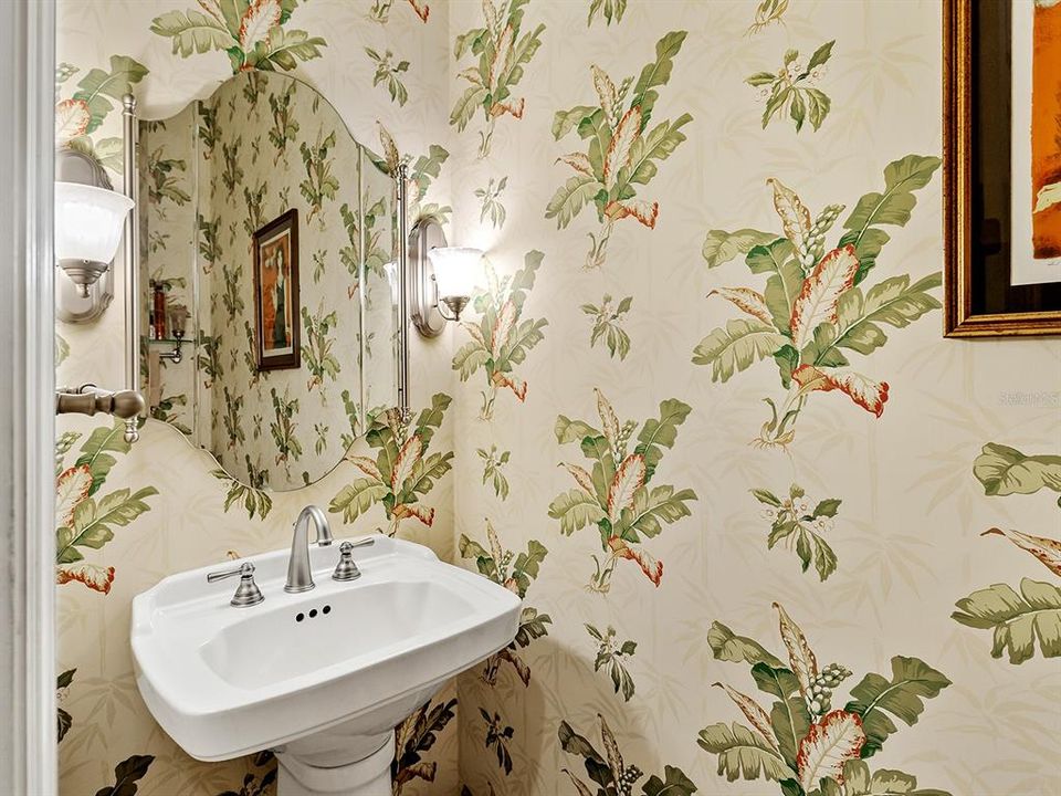 Под контрактом: $1,849,000 (4 спален, 3 ванн, 4125 Квадратных фут)