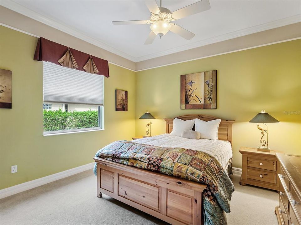 Под контрактом: $1,849,000 (4 спален, 3 ванн, 4125 Квадратных фут)