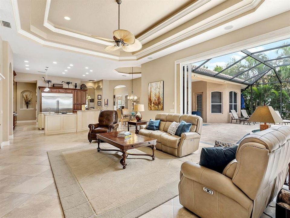 Под контрактом: $1,849,000 (4 спален, 3 ванн, 4125 Квадратных фут)