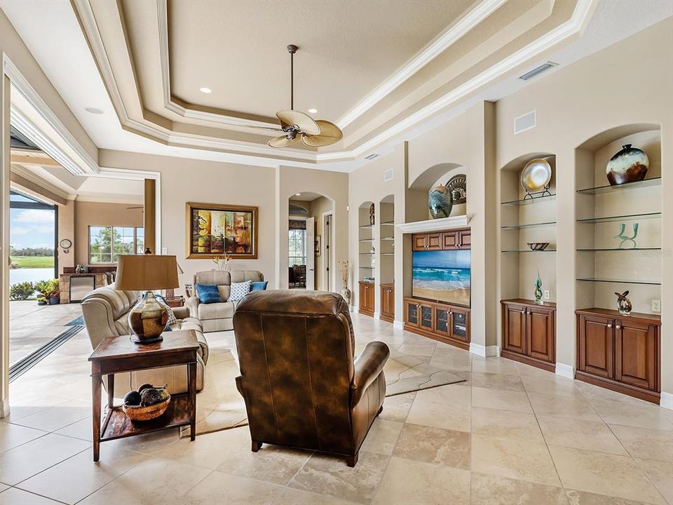 Под контрактом: $1,849,000 (4 спален, 3 ванн, 4125 Квадратных фут)