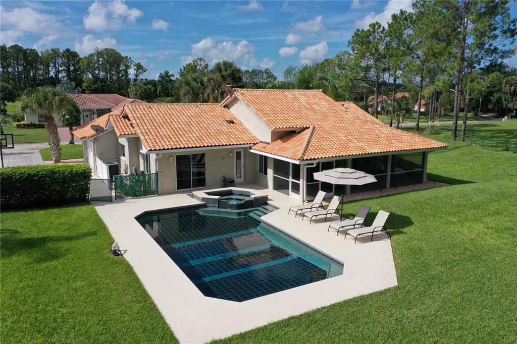 Active With Contract: $600,000 (2 beds, 2 baths, 1586 Square Feet)