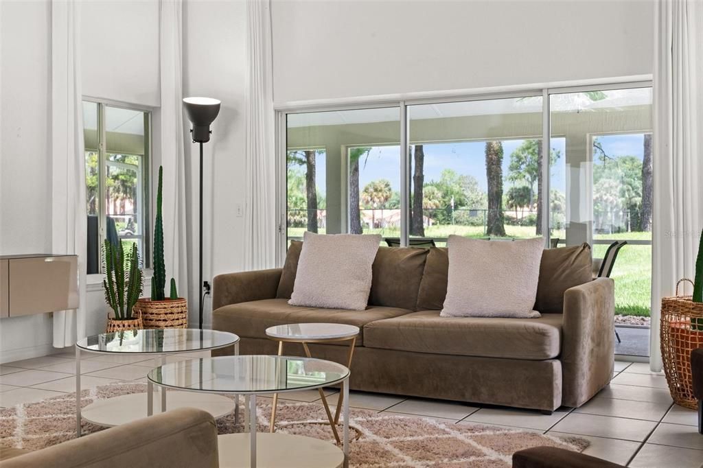 Active With Contract: $600,000 (2 beds, 2 baths, 1586 Square Feet)