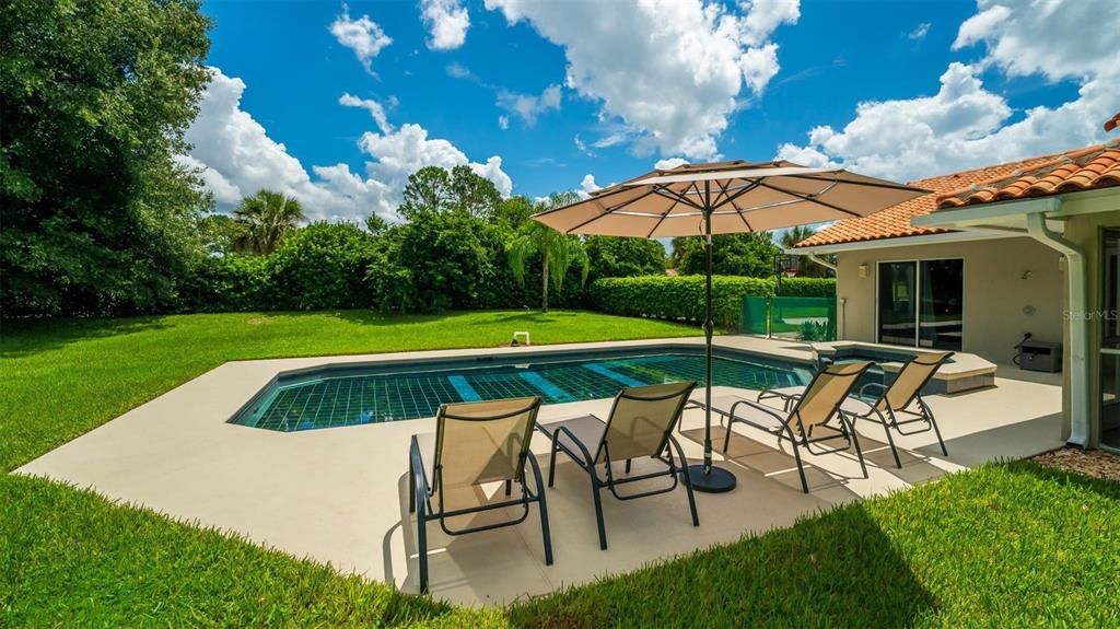 Active With Contract: $600,000 (2 beds, 2 baths, 1586 Square Feet)