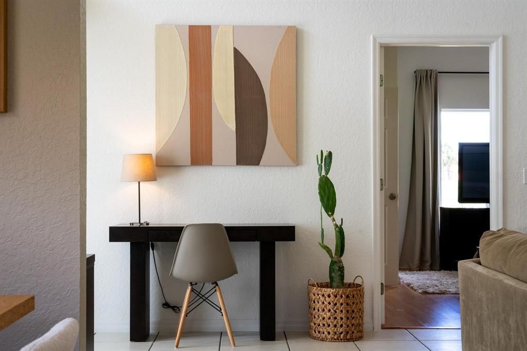 Active With Contract: $600,000 (2 beds, 2 baths, 1586 Square Feet)