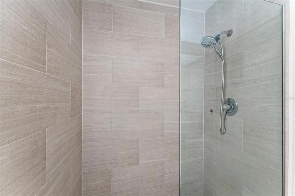 Active With Contract: $600,000 (2 beds, 2 baths, 1586 Square Feet)