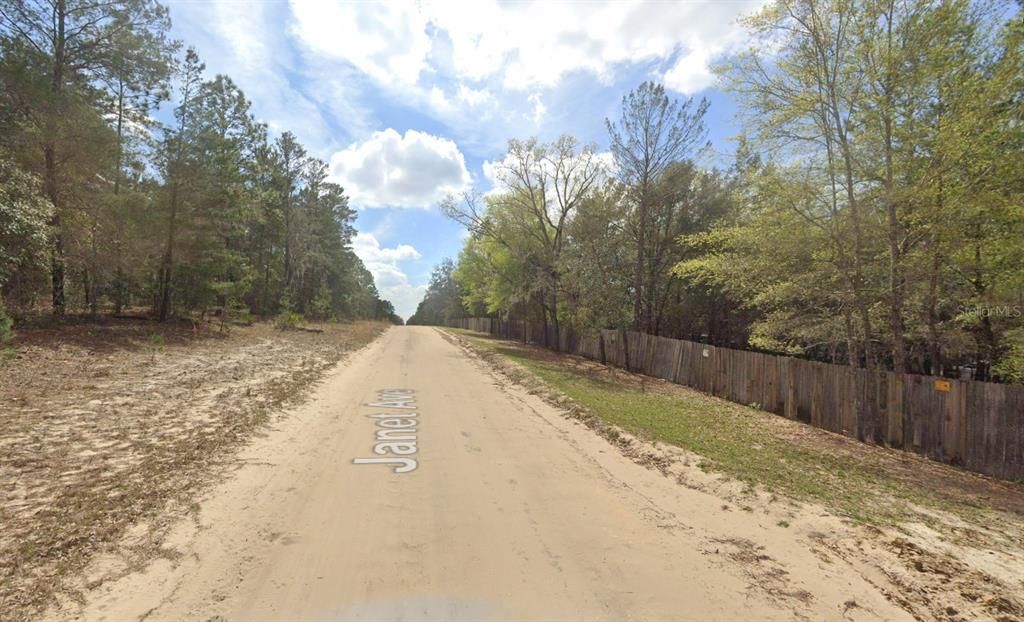 待售: $8,499 (0.22 acres)