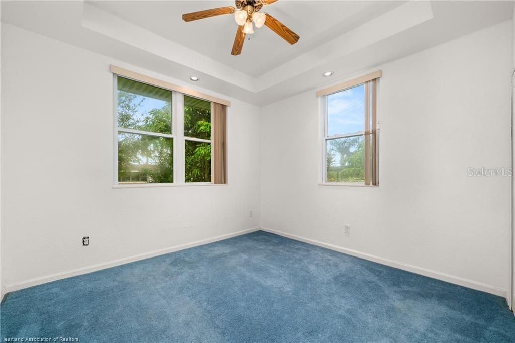 For Sale: $349,900 (3 beds, 2 baths, 1916 Square Feet)