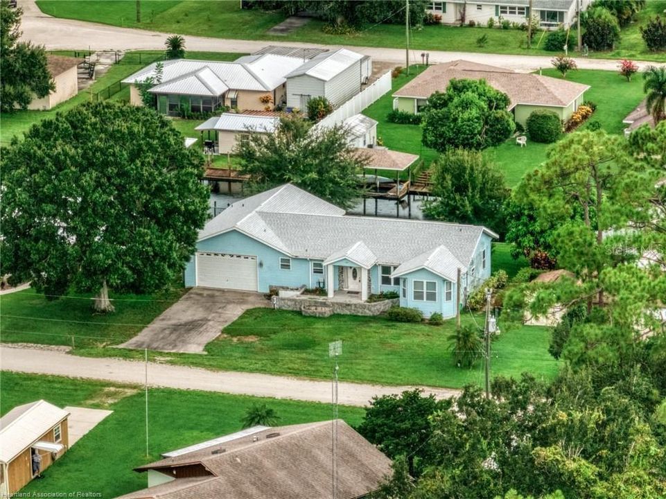 For Sale: $349,900 (3 beds, 2 baths, 1916 Square Feet)