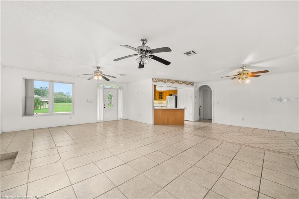 For Sale: $349,900 (3 beds, 2 baths, 1916 Square Feet)