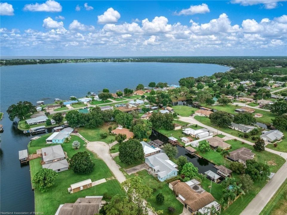 For Sale: $349,900 (3 beds, 2 baths, 1916 Square Feet)