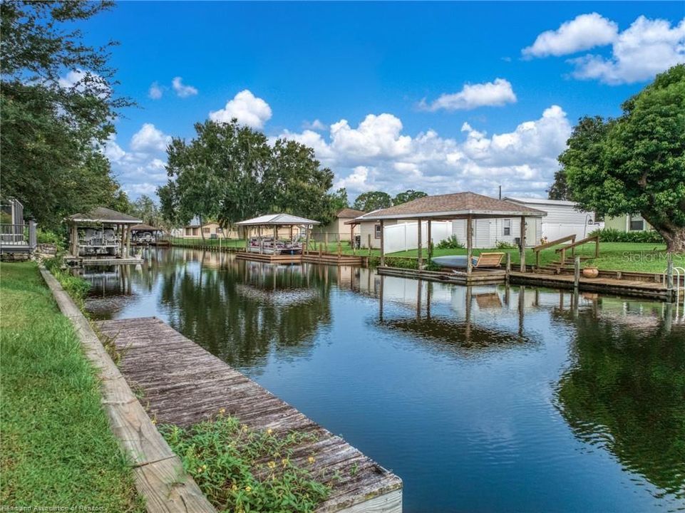 For Sale: $349,900 (3 beds, 2 baths, 1916 Square Feet)