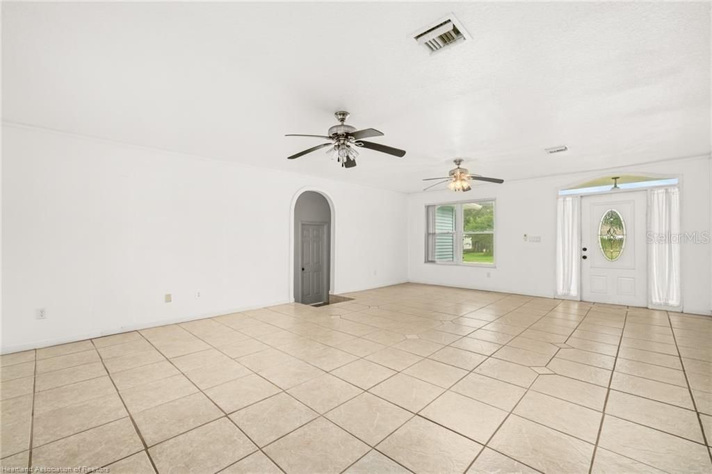 For Sale: $349,900 (3 beds, 2 baths, 1916 Square Feet)