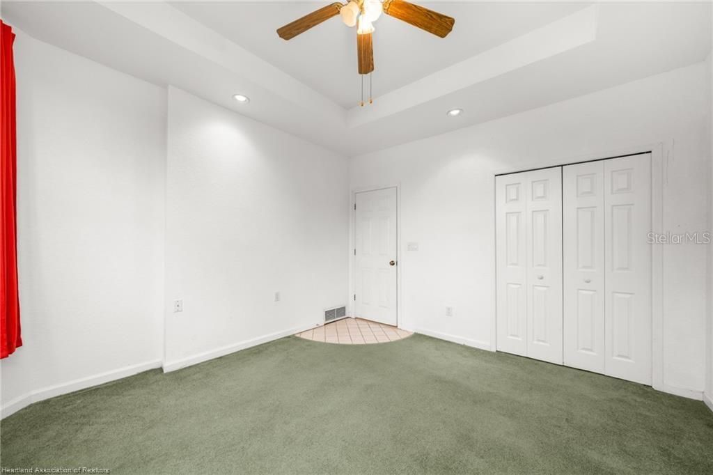 For Sale: $349,900 (3 beds, 2 baths, 1916 Square Feet)