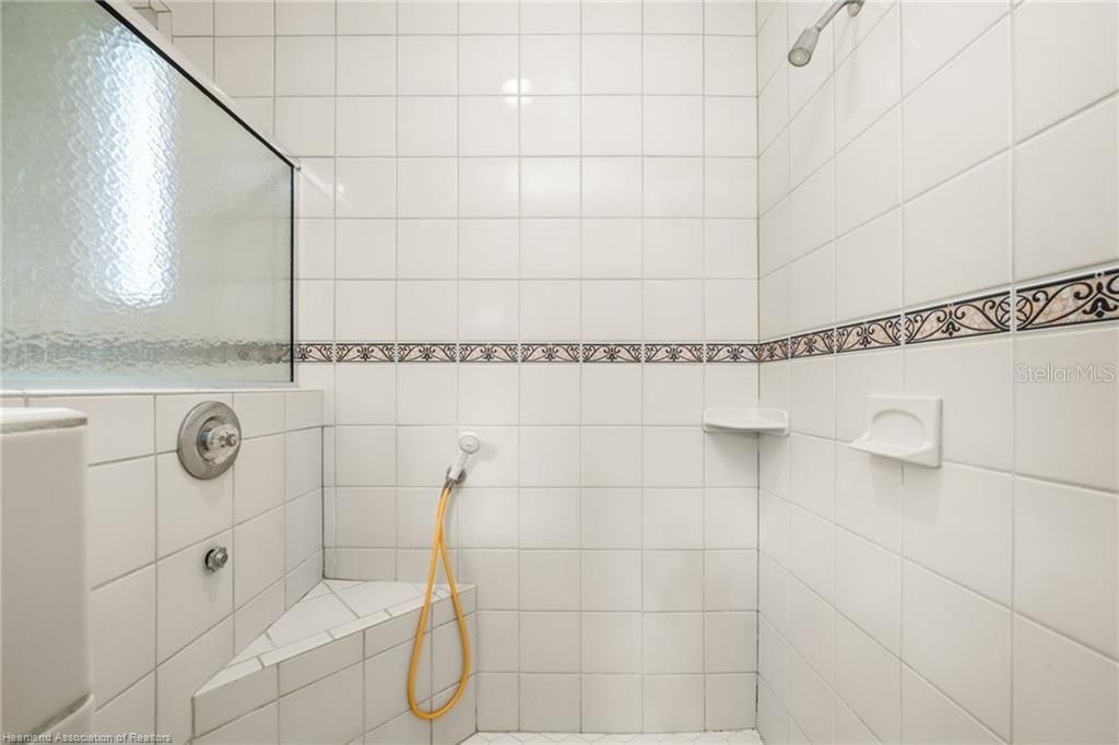 For Sale: $349,900 (3 beds, 2 baths, 1916 Square Feet)