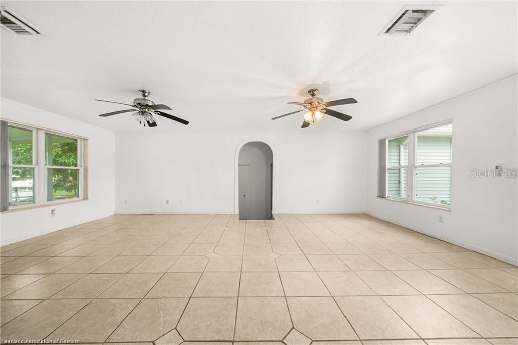For Sale: $349,900 (3 beds, 2 baths, 1916 Square Feet)