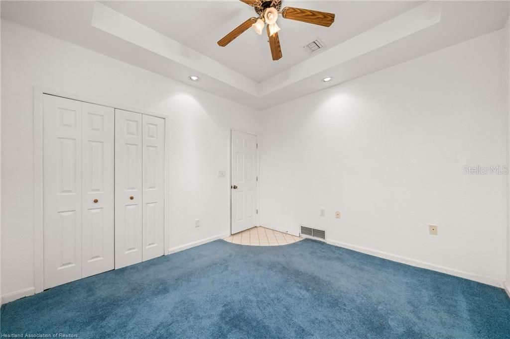 For Sale: $349,900 (3 beds, 2 baths, 1916 Square Feet)