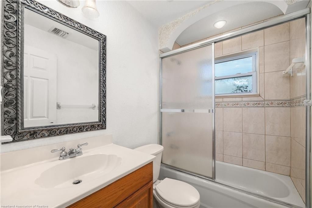 For Sale: $349,900 (3 beds, 2 baths, 1916 Square Feet)