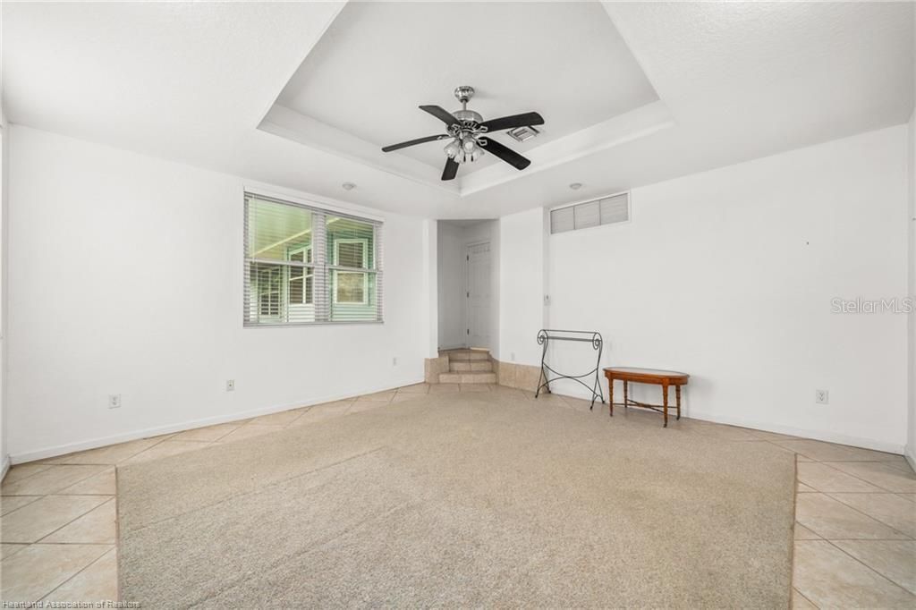 For Sale: $349,900 (3 beds, 2 baths, 1916 Square Feet)