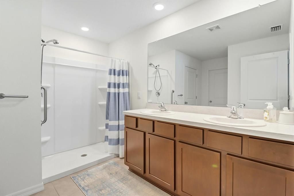 For Sale: $297,000 (4 beds, 2 baths, 1840 Square Feet)