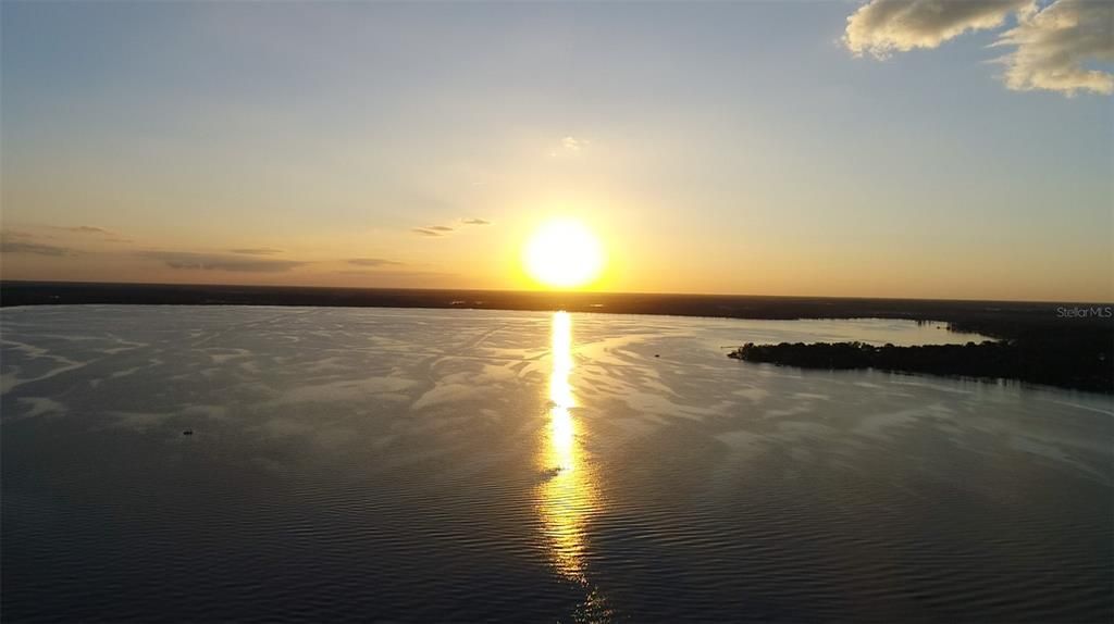 Active With Contract: $995,000 (3 beds, 2 baths, 2321 Square Feet)