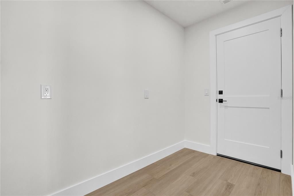 Active With Contract: $995,000 (3 beds, 2 baths, 2321 Square Feet)