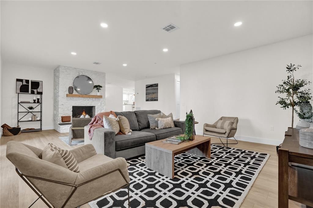 Active With Contract: $995,000 (3 beds, 2 baths, 2321 Square Feet)