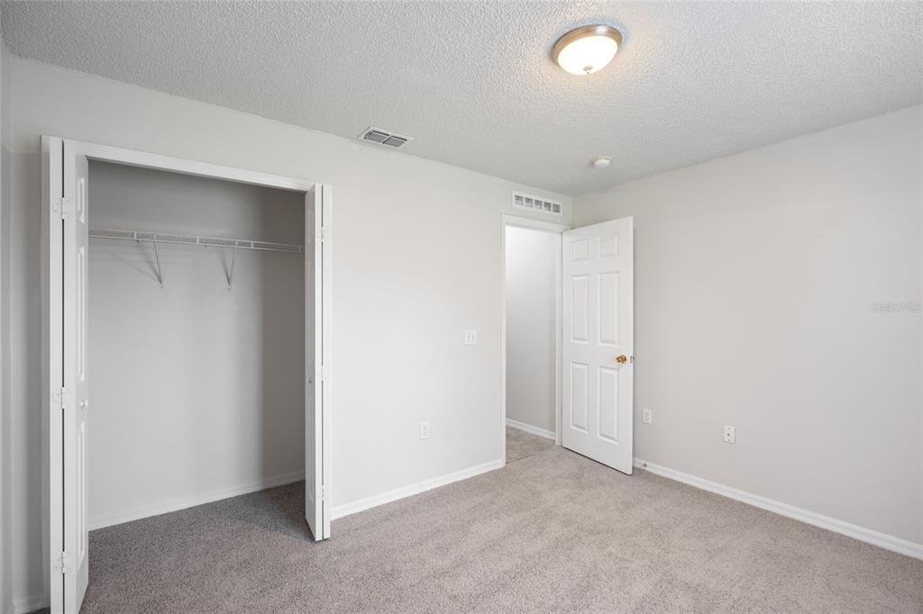 На продажу: $279,900 (3 спален, 2 ванн, 1368 Квадратных фут)