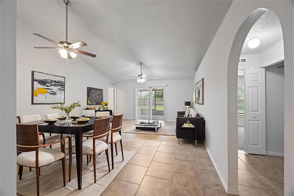 На продажу: $279,900 (3 спален, 2 ванн, 1368 Квадратных фут)