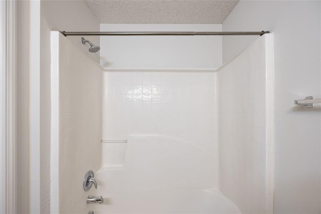 На продажу: $279,900 (3 спален, 2 ванн, 1368 Квадратных фут)