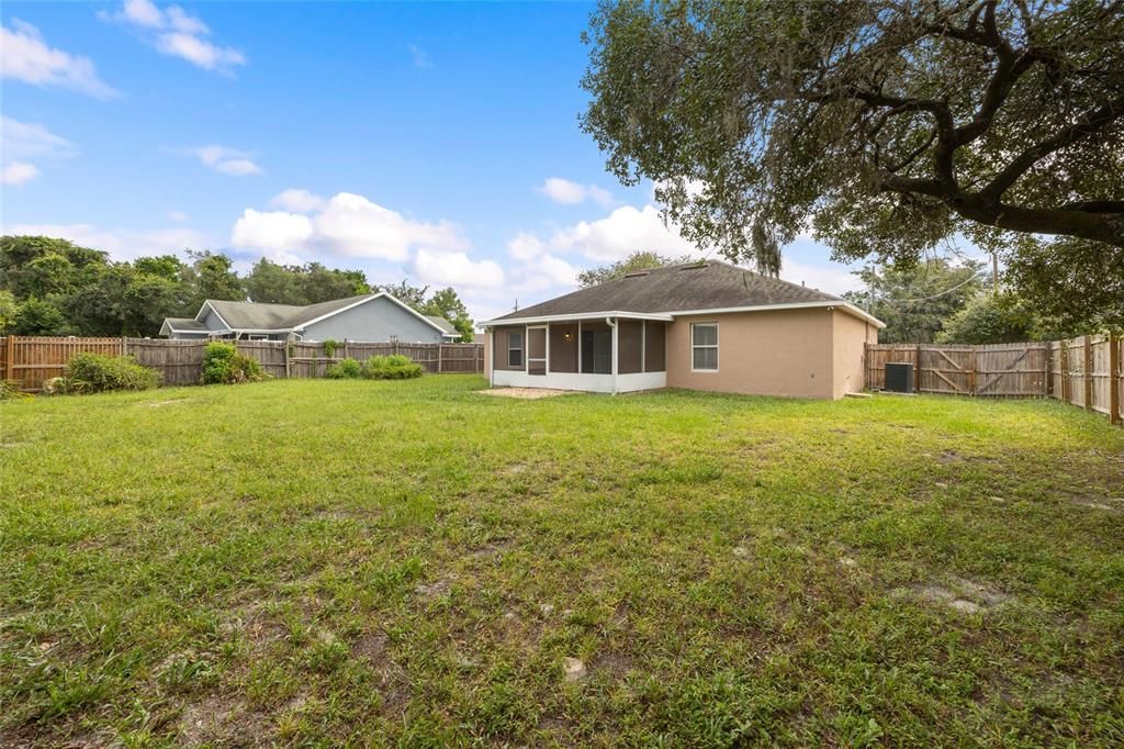 На продажу: $279,900 (3 спален, 2 ванн, 1368 Квадратных фут)