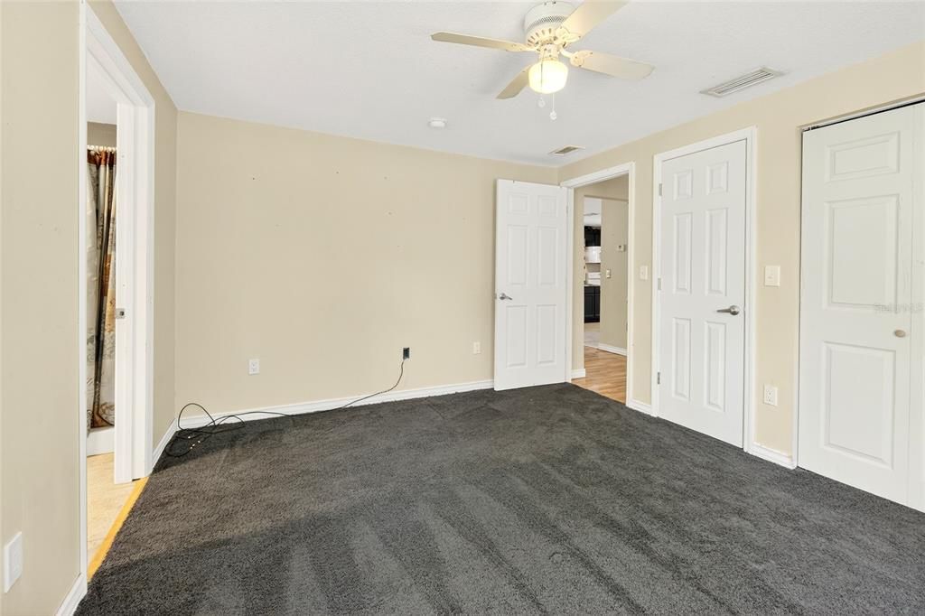 На продажу: $195,000 (2 спален, 2 ванн, 952 Квадратных фут)