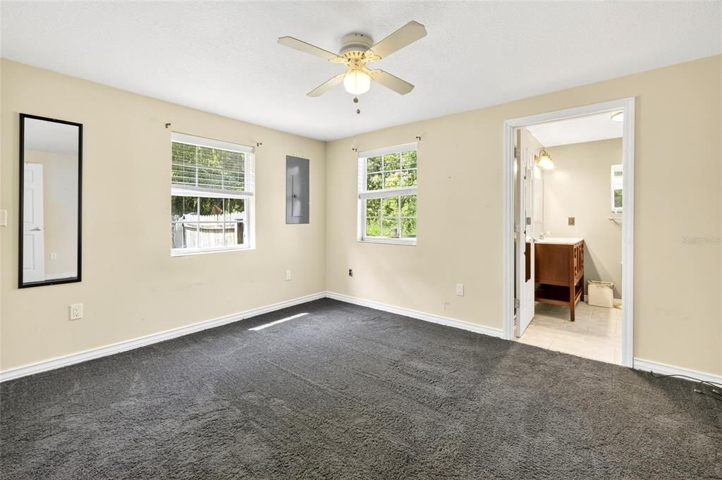 На продажу: $195,000 (2 спален, 2 ванн, 952 Квадратных фут)