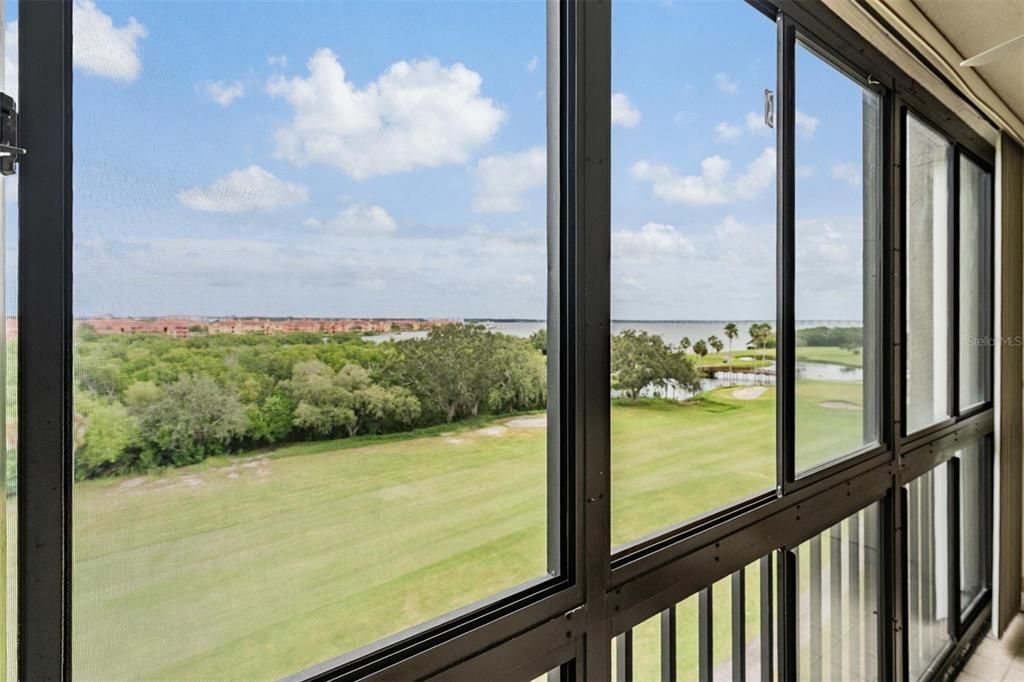 Active With Contract: $229,900 (2 beds, 2 baths, 1070 Square Feet)