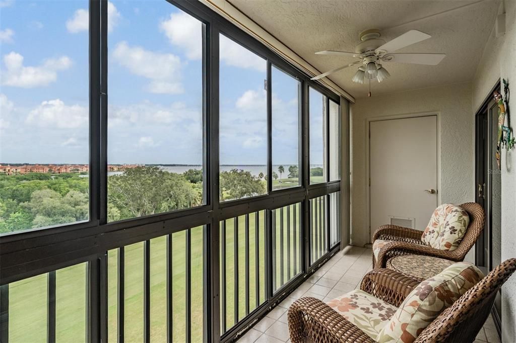 Active With Contract: $229,900 (2 beds, 2 baths, 1070 Square Feet)