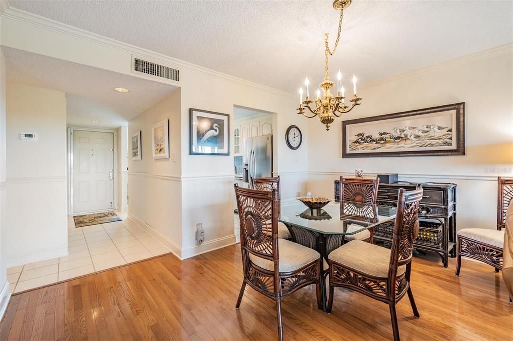 Active With Contract: $229,900 (2 beds, 2 baths, 1070 Square Feet)