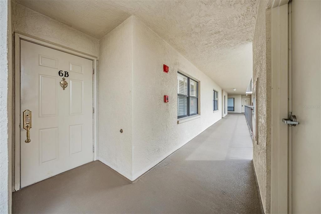 Active With Contract: $229,900 (2 beds, 2 baths, 1070 Square Feet)