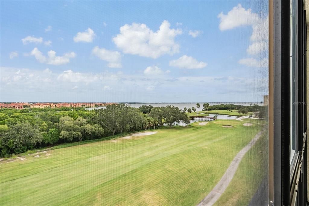 Active With Contract: $229,900 (2 beds, 2 baths, 1070 Square Feet)