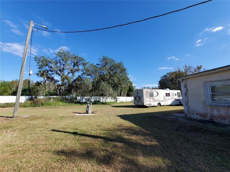 На продажу: $180,000 (3 спален, 2 ванн, 744 Квадратных фут)