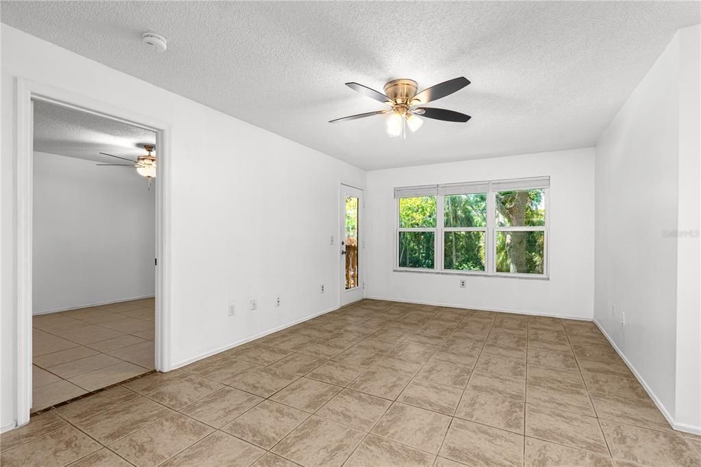 На продажу: $125,000 (1 спален, 1 ванн, 630 Квадратных фут)