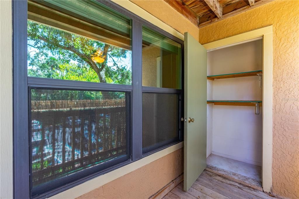 На продажу: $125,000 (1 спален, 1 ванн, 630 Квадратных фут)