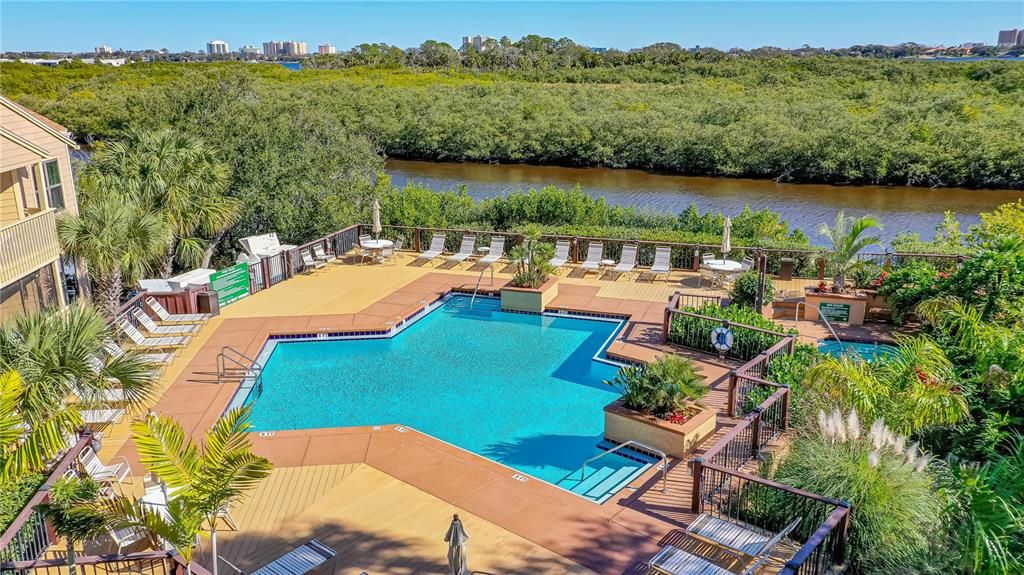 На продажу: $125,000 (1 спален, 1 ванн, 630 Квадратных фут)