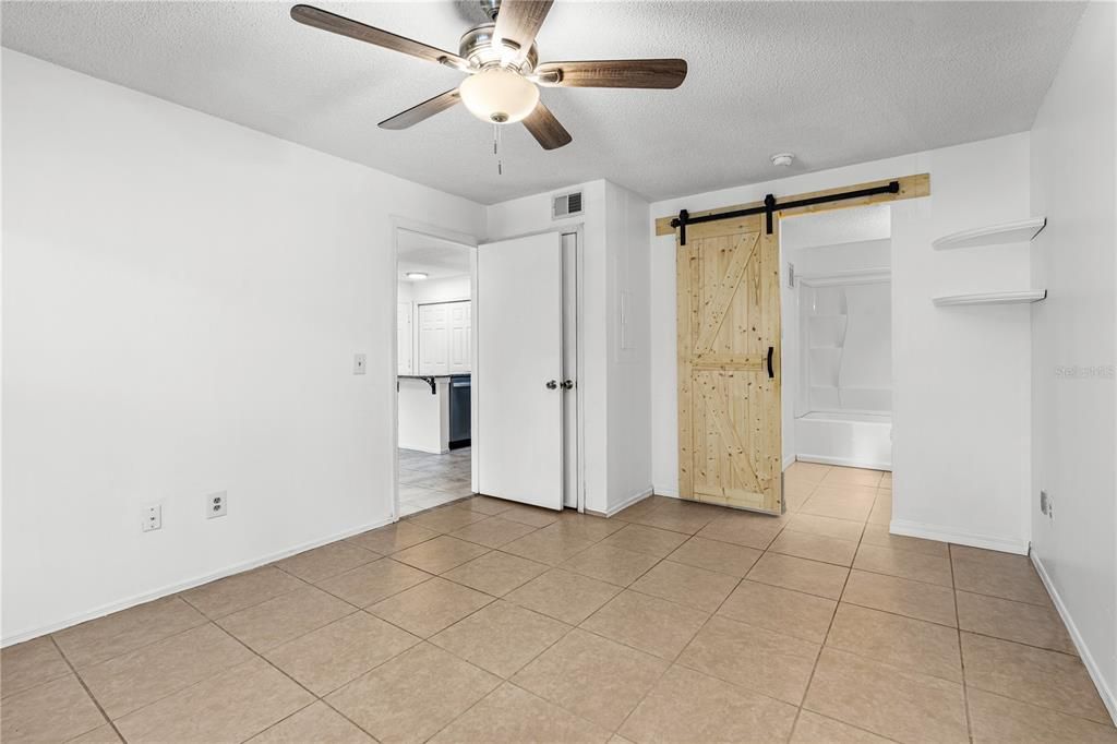 На продажу: $125,000 (1 спален, 1 ванн, 630 Квадратных фут)