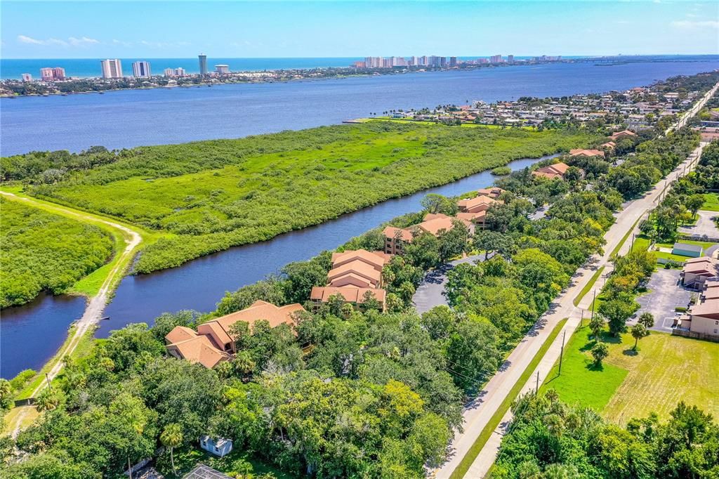 На продажу: $125,000 (1 спален, 1 ванн, 630 Квадратных фут)